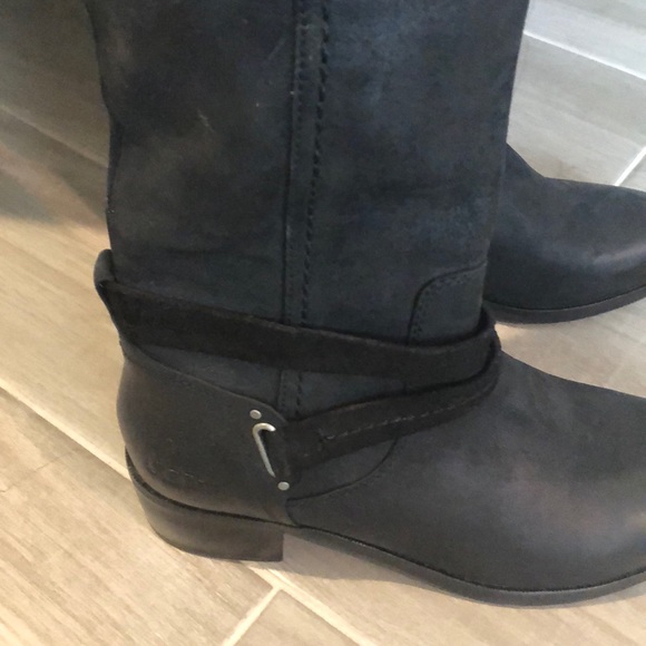 Ugg Boots - Picture 3 of 6